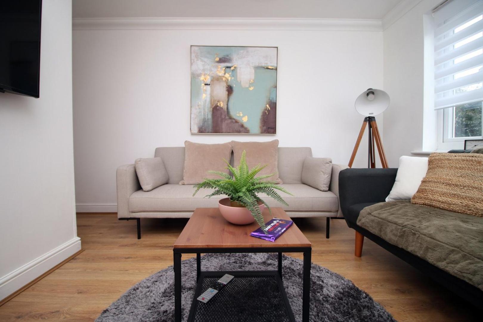 Spacious 5 Bedroom | With Fenced Backyard Ньюпорт Экстерьер фото