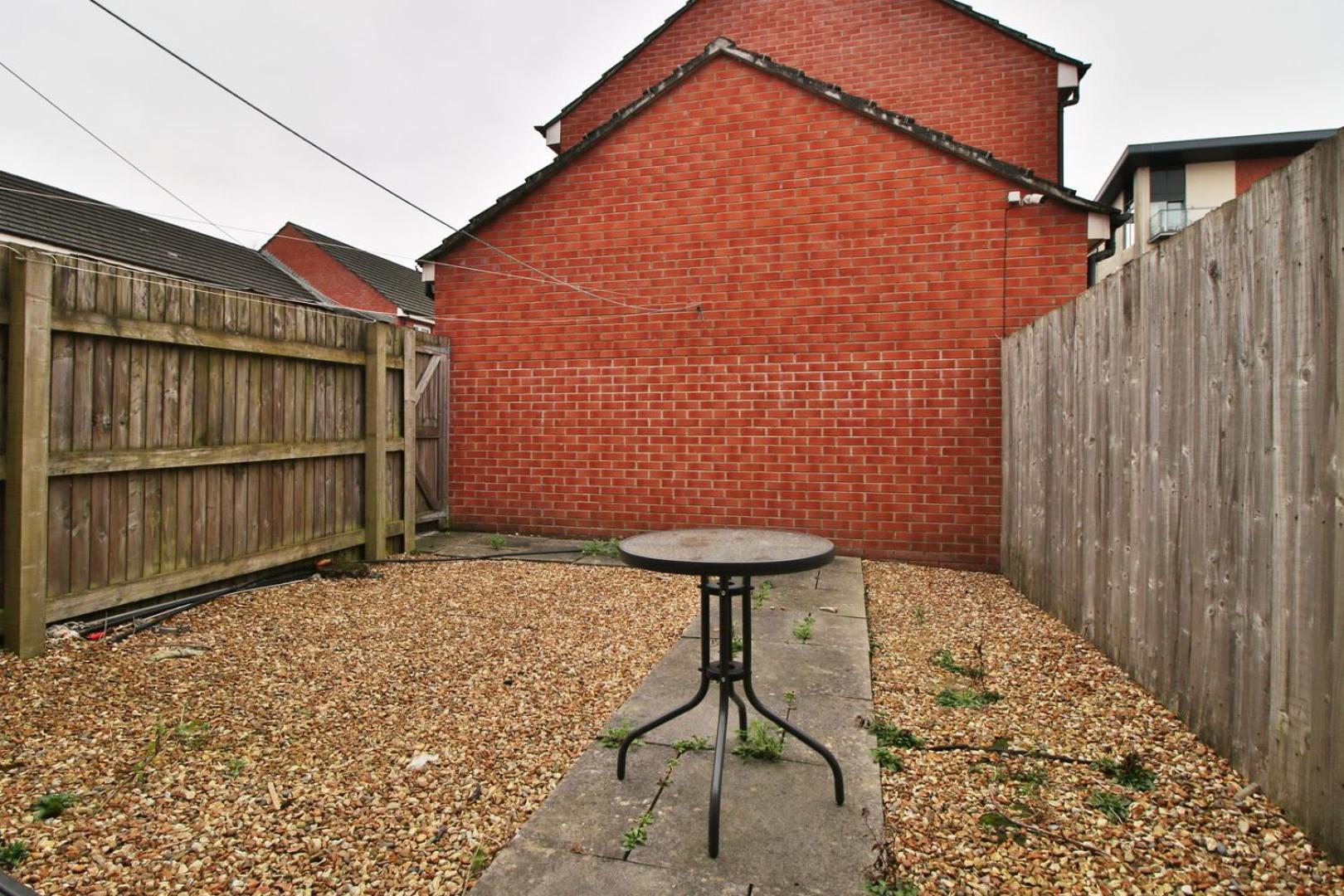 Spacious 5 Bedroom | With Fenced Backyard Ньюпорт Экстерьер фото